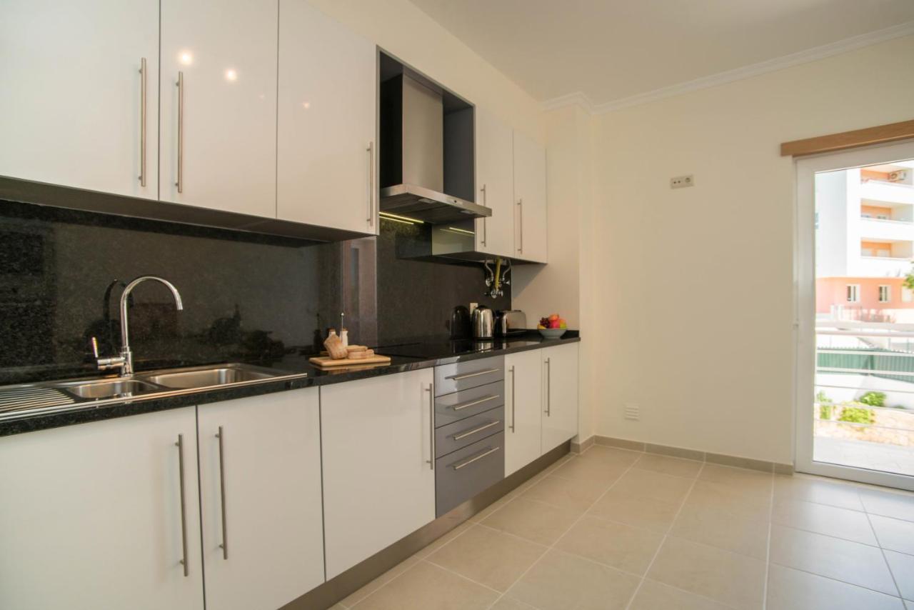 Central Modern 2 Bed Apartment Armacao De Pera Bagian luar foto