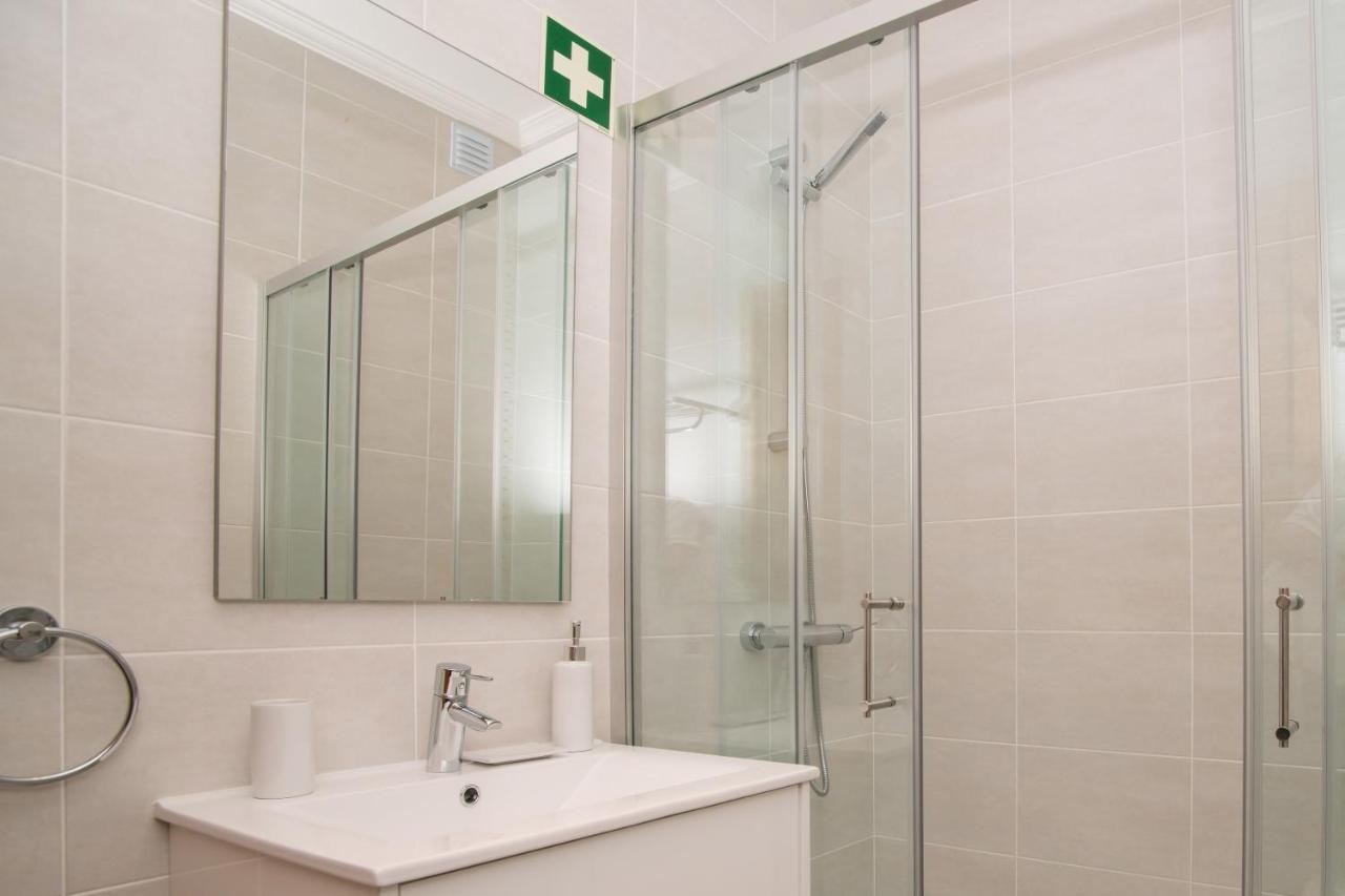 Central Modern 2 Bed Apartment Armacao De Pera Bagian luar foto